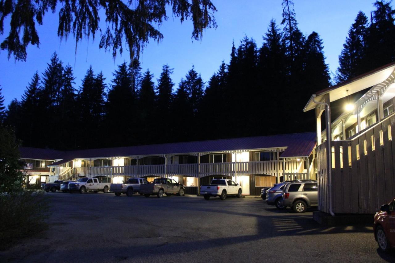 Pioneer Inn By The River Port Hardy Kültér fotó
